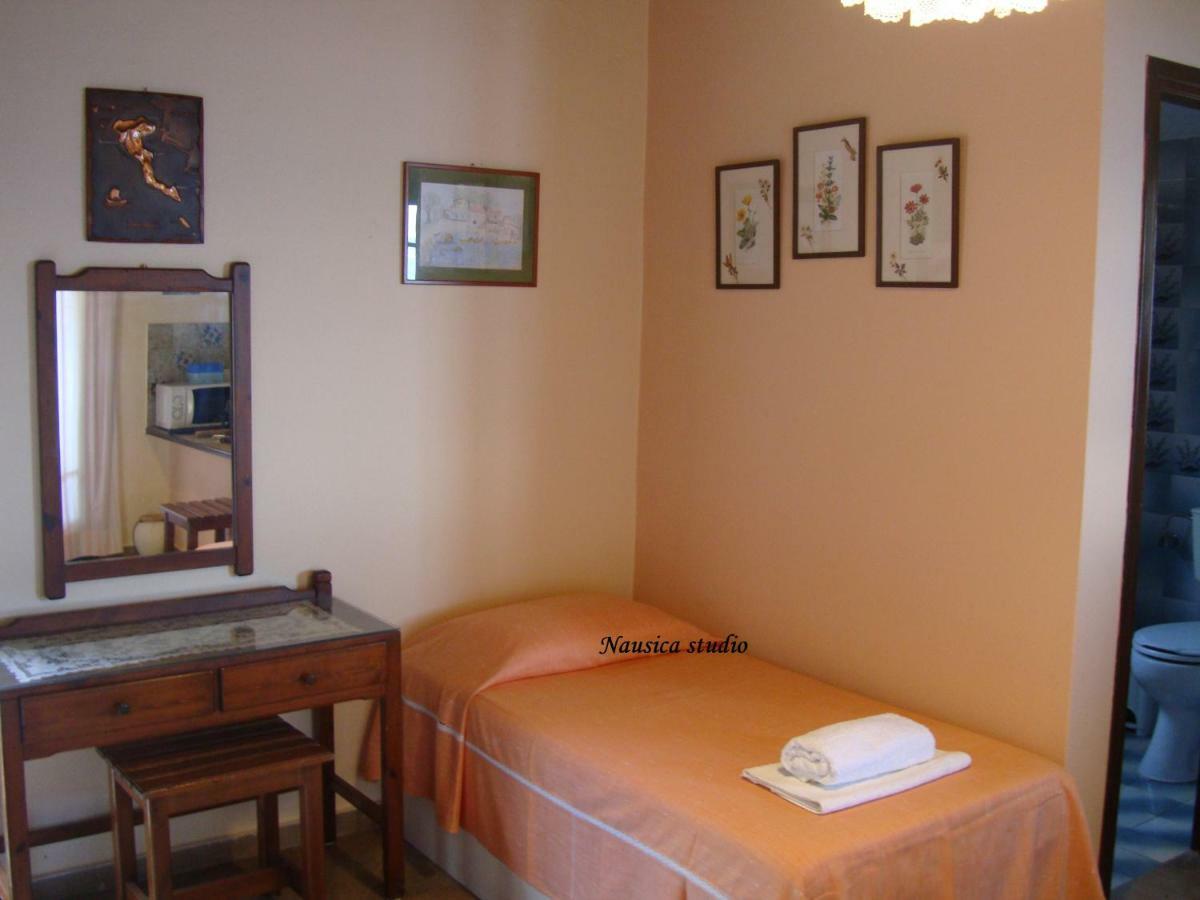 Studio Nausica... A Sense Of Paradise! Agia Pelagia Chlomou Екстер'єр фото